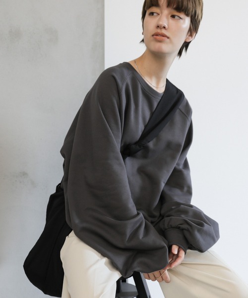 select MOCA（セレクトモカ）の「ボリュームスリーブスウェット（スウェット・レディース・オフホワイト/チャコールグレー・FREE）」の15枚目の写真