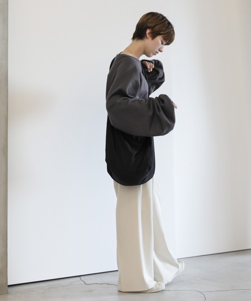 select MOCA（セレクトモカ）の「ボリュームスリーブスウェット（スウェット・レディース・オフホワイト/チャコールグレー・FREE）」の21枚目の写真