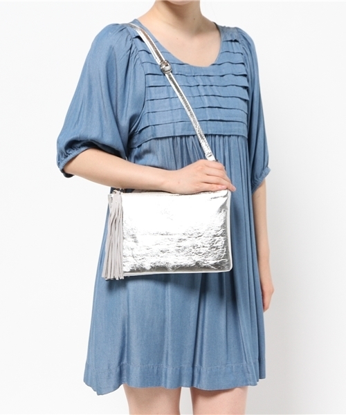 WEGO（ウィゴー）の「WEGO/タッセルショルダーバッグ（ショルダーバッグ・レディース・シルバー/ホワイト・FREE）」の3枚目の写真