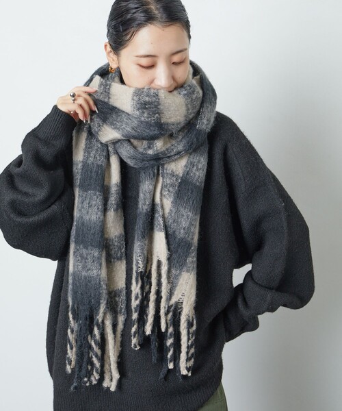 FREAK'S STORE(フリークスストア)の「限定展開 チェック ボリューム マフラー(マフラー・レディース・ブラック/ピンク/ブルー・ONE SIZE)」の2枚目の写真