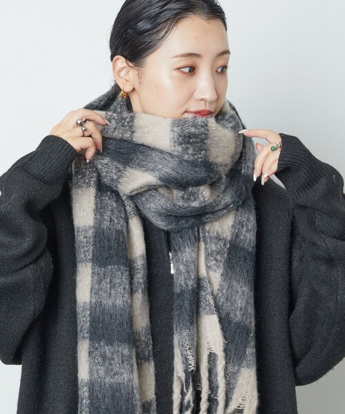 FREAK'S STORE(フリークスストア)の「限定展開 チェック ボリューム マフラー(マフラー・レディース・ブラック/ピンク/ブルー・ONE SIZE)」の4枚目の写真