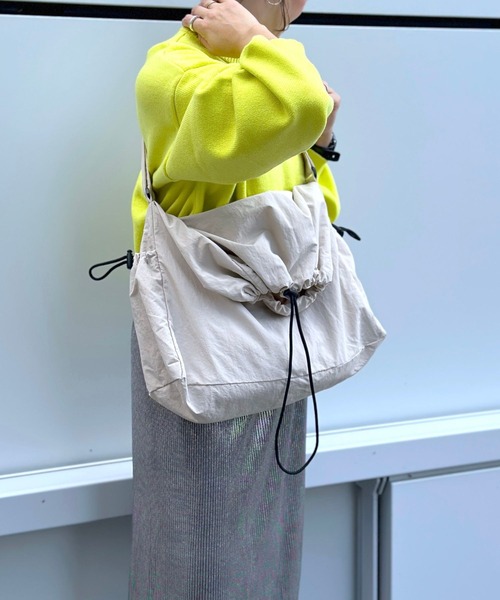 LEPSIM（レプシィム）の「ナイロンドロストショルダー2　987351（ショルダーバッグ・レディース・グレー/ブラック/アイボリー・ONE SIZE）」の13枚目の写真