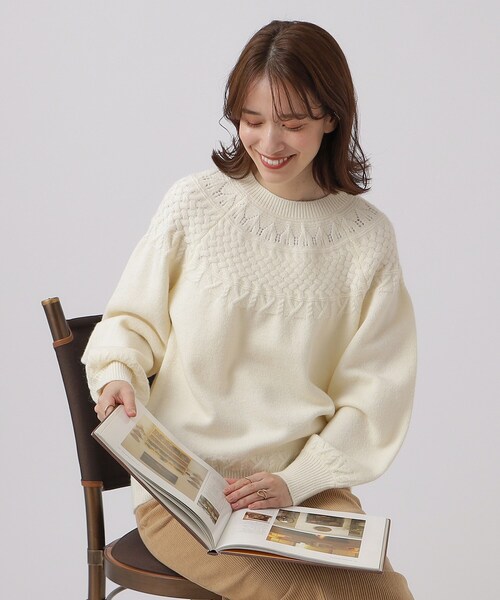 DRESKIP(ドレスキップ)の「◆【ふんわり やわらか】求心編みニット(ニット/セーター・レディース・オフホワイト/ブラック/ブルー/ピンク系・04/03/02)」の2枚目の写真