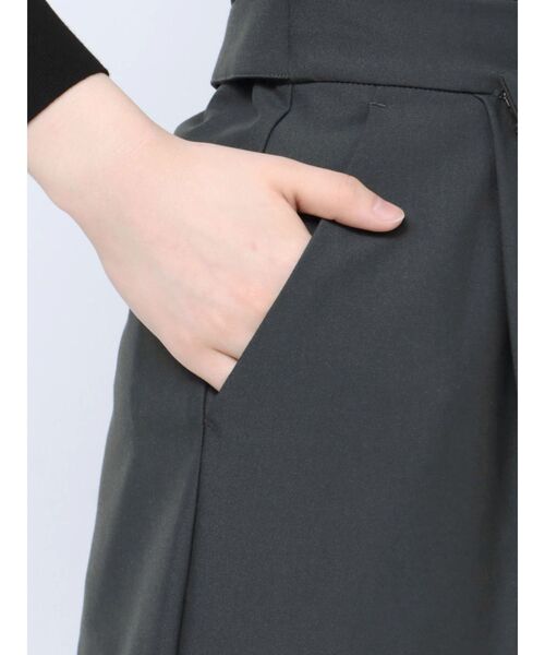 LAGUNAMOON（ラグナムーン）の「アシンメトリーバックベルトパンツ（スラックス・レディース・アイボリー/チャコールグレー・SMALL/MEDIUM）」の8枚目の写真