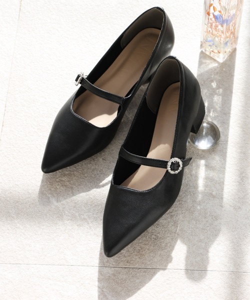 VIVIAN(ヴィヴィアン)の「ポインテッドトゥビジューバックルストラップパンプス(パンプス・レディース・シルバー/ブラック/アイボリー・S/M/L/LL)」の1枚目の写真