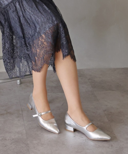 VIVIAN(ヴィヴィアン)の「ポインテッドトゥビジューバックルストラップパンプス(パンプス・レディース・シルバー/ブラック/アイボリー・S/M/L/LL)」の7枚目の写真