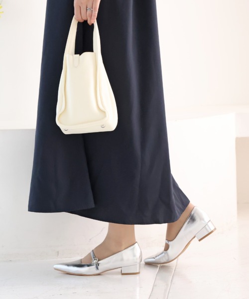 VIVIAN(ヴィヴィアン)の「ポインテッドトゥビジューバックルストラップパンプス(パンプス・レディース・シルバー/ブラック/アイボリー・S/M/L/LL)」の8枚目の写真