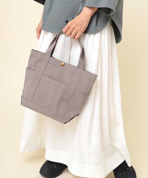 RNA-N（アールエヌエーエヌ）の「E4976 リサイクルナイロン撥水ミニトート（トートバッグ・レディース・ナチュラル/グレー/ブラック・FREE）」の3枚目の写真