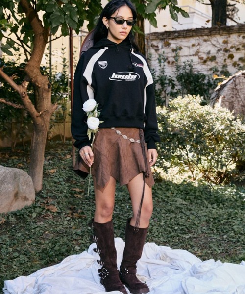 LOWBI（ロウビ）の「LOWBI／シグネチャロゴフーディー（裏起毛）（パーカー・レディース・ブラック/ライトグレー・FREE）」の8枚目の写真