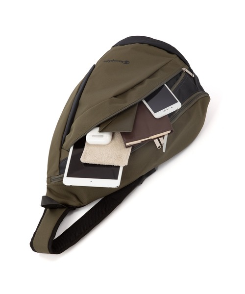 Champion(チャンピオン)の「Champion/チャンピオン ブライアン ショルダーバッグ B4サイズ 14L 塾バッグ No.63826(ショルダーバッグ・キッズ・ネイビー/ブラック/カーキ・FREE)」の19枚目の写真