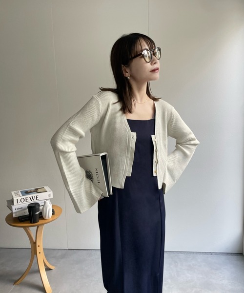 ap retro(アプレトロ)の「ラメ混リブVネックニットカーディガン / ニットカーディガン(カーディガン/ボレロ・レディース・ネイビー/グレー/アイボリー/ライトブルー・FREE)」の6枚目の写真