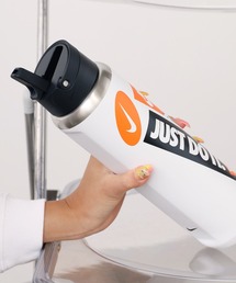 NIKE（ナイキ）の「NIKE/ナイキ ナイキ SS リチャージストローボトル 24OZ 700ml グラフィック（水筒）」