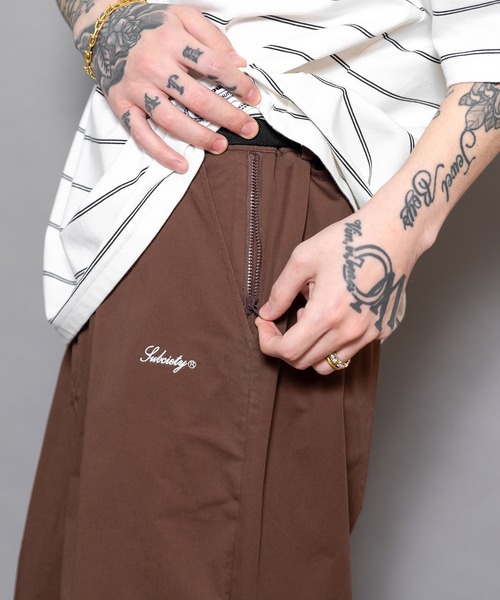 Subciety（サブサエティ）の「ONETUCK BAGGY PANTS（チノパンツ・メンズ・グレー/カーキ/ベージュ/ブラック/ブラウン・MEDIUM/X-LARGE/LARGE/SMALL）」の18枚目の写真