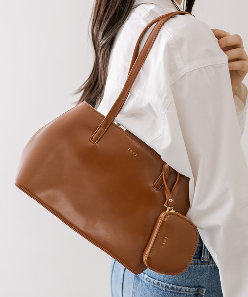 loti（ロティ）の「【2色展開】loti ポーチ付きハンドバッグ（ハンドバッグ・レディース・ブラウン/ブラック・ONE SIZE）」の15枚目の写真