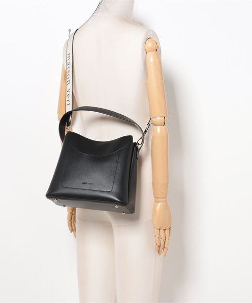 maison vert(メゾンヴェール)の「【超軽量/多収納】ワンハンドル2WAYショルダー(ショルダーバッグ・レディース・ブラック/グレイッシュベージュ/アイボリー・FREE)」の16枚目の写真