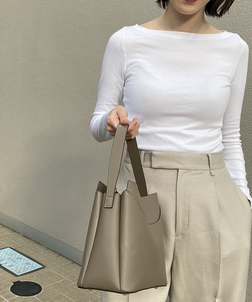 maison vert(メゾンヴェール)の「【超軽量/多収納】ワンハンドル2WAYショルダー(ショルダーバッグ・レディース・ブラック/グレイッシュベージュ/アイボリー・FREE)」の6枚目の写真