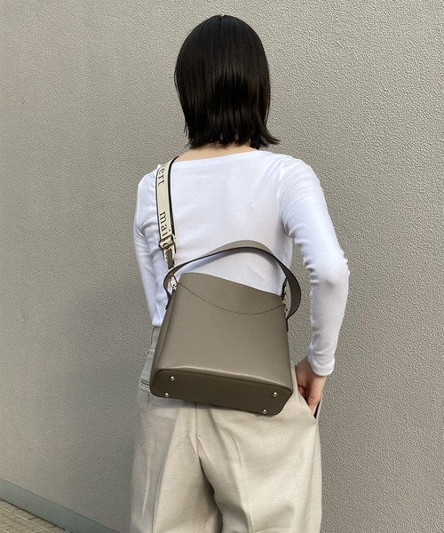 maison vert(メゾンヴェール)の「【超軽量/多収納】ワンハンドル2WAYショルダー(ショルダーバッグ・レディース・ブラック/グレイッシュベージュ/アイボリー・FREE)」の9枚目の写真