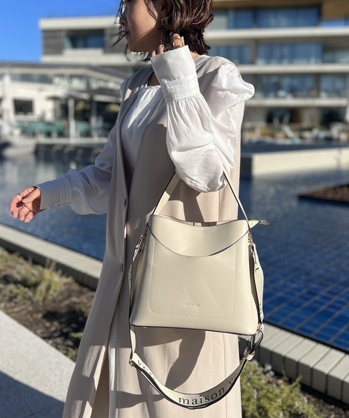 maison vert(メゾンヴェール)の「【超軽量/多収納】ワンハンドル2WAYショルダー(ショルダーバッグ・レディース・ブラック/グレイッシュベージュ/アイボリー・FREE)」の11枚目の写真