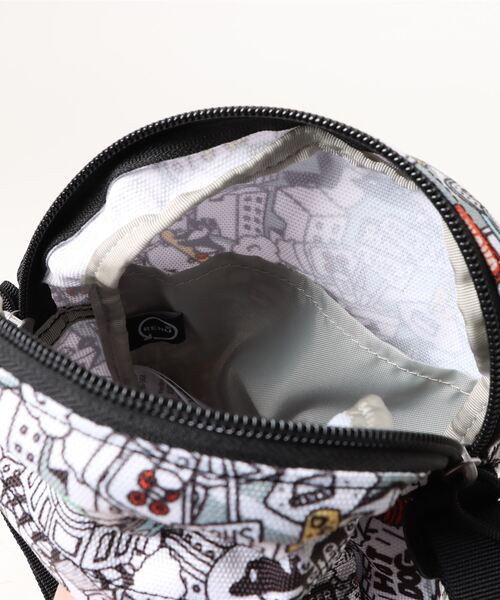 CHUMS(チャムス)の「【CHUMS/チャムス】 Recycle Vertical Mini Shoulder(ショルダーバッグ・メンズ・ブラック/ブラウン/レッド/ネイビー/その他1/その他2/その他3/ブルー/その他4・FREE)」の10枚目の写真