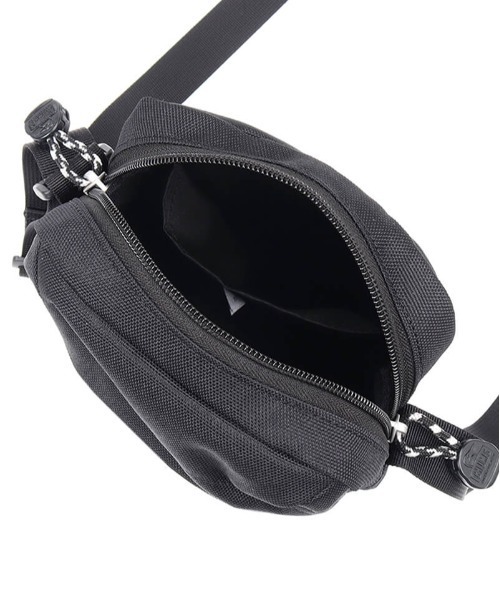 CHUMS(チャムス)の「【CHUMS/チャムス】 Recycle Vertical Mini Shoulder(ショルダーバッグ・メンズ・ブラック/ブラウン/レッド/ネイビー/その他1/その他2/その他3/ブルー/その他4・FREE)」の14枚目の写真