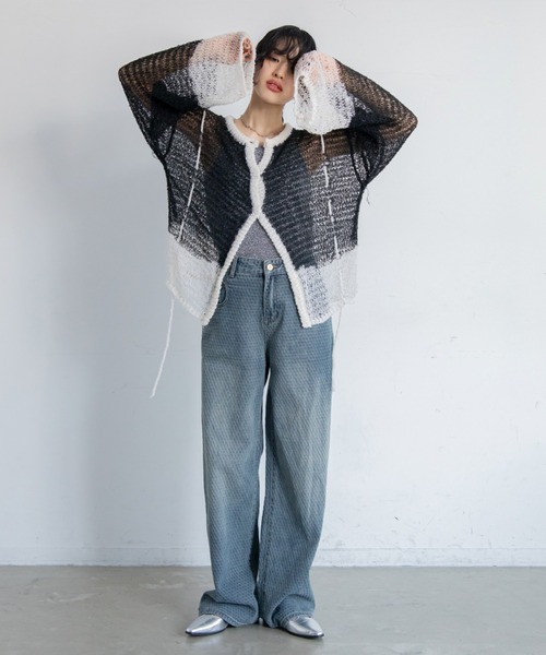 VACANCY（ヴァカンシー）の「モノグラム織柄ストレートデニム（デニムパンツ・レディース・ブルー・SMALL/MEDIUM/LARGE/X-SMALL）」の13枚目の写真