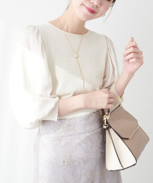 natural couture(ナチュラルクチュール)の「異素材ボリューム袖2WAYニット(ニット/セーター・レディース・ラベンダー/アイボリー/サックスブルー/ブラック・FREE)」の2枚目の写真