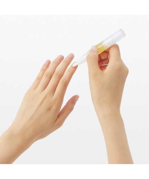 無印良品（ムジルシリョウヒン）の「甘皮ケアオイル　３．６ｍＬ（ネイル用品/ネイルケア・レディース・その他・FREE）」の3枚目の写真