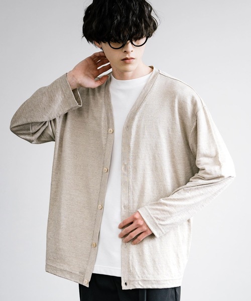 Audience(オーディエンス)の「Upscape Audience アップスケープオーディエンス 日本製 国産PREMIERE LINEN プレミアリネン 天竺 Vネックカーディガン AUD7259(カーディガン/ボレロ・メンズ・ネイビー/オートミール/ブラック/オリーブ・L/M/XL)」の10枚目の写真