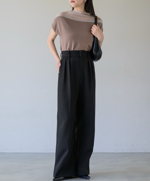 NEUNA（ヌナ）の「シアードッキングトップス（Tシャツ/カットソー・レディース・アイボリー/ブラック/グレイッシュベージュ・FREE）」の4枚目の写真