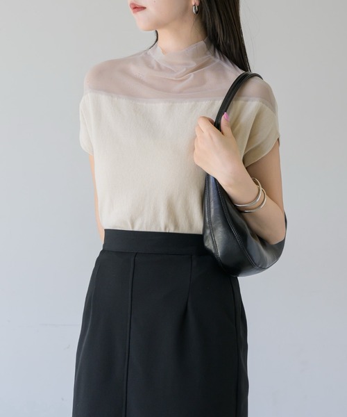 NEUNA（ヌナ）の「シアードッキングトップス（Tシャツ/カットソー・レディース・アイボリー/ブラック/グレイッシュベージュ・FREE）」の15枚目の写真