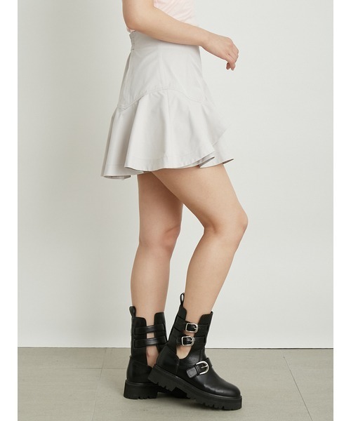 LILY BROWN（リリーブラウン）の「ツイルラッフルスカショーパン