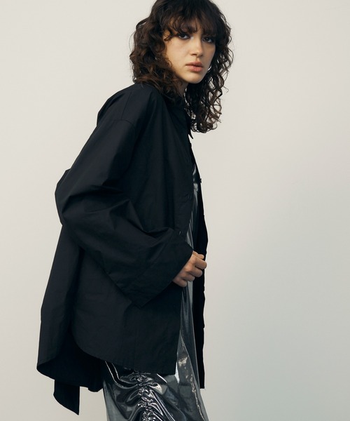uyu.（ウユ）の「バックオープンリボンオーバーシャツ（シャツ/ブラウス・レディース・ブラック/グレー/ホワイト/ホワイト×ブラック・FREE）」の8枚目の写真