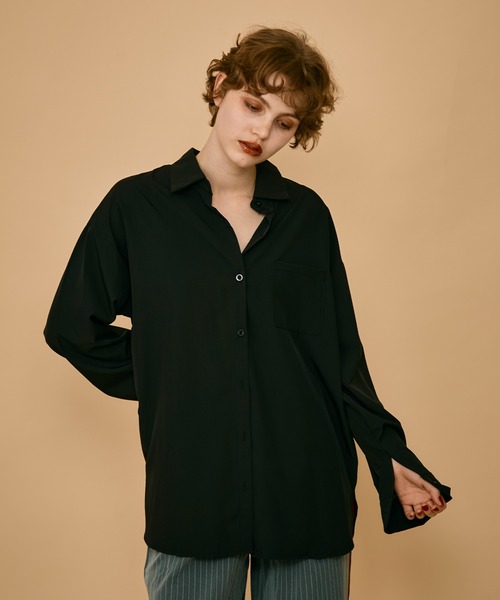 uyu.（ウユ）の「バックオープンリボンオーバーシャツ（シャツ/ブラウス・レディース・ブラック/グレー/ホワイト/ホワイト×ブラック・FREE）」の16枚目の写真