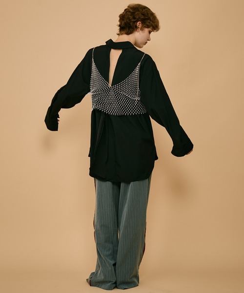 uyu.（ウユ）の「バックオープンリボンオーバーシャツ（シャツ/ブラウス・レディース・ブラック/グレー/ホワイト/ホワイト×ブラック・FREE）」の14枚目の写真