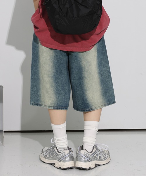 FOLLOWIN（フォロウィン）の「[UNISEX][K-Fashion流行アイテム] ヴィンテージウォッシングミッドライズ5部丈ハーフデニムパンツ（デニムパンツ・レディース・ブルー・LARGE/SMALL/MEDIUM）」の8枚目の写真