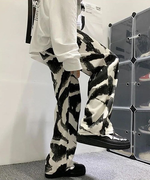 VIBGYOR（ヴィブジョー）の「【WARAIJOGO】ペンキペイント風デザインワイドストレートパンツ(NEZ)（その他パンツ・メンズ・ブラック/ブルー・FREE）」の6枚目の写真