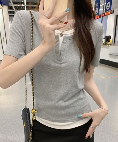deux amour(ドゥーザムール)の「キーネックレイヤード風Tシャツ(Tシャツ/カットソー・レディース・ブルー/グレー/ブラック・FREE)」の1枚目の写真