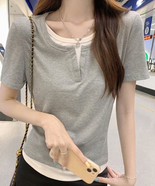 deux amour(ドゥーザムール)の「キーネックレイヤード風Tシャツ(Tシャツ/カットソー・レディース・ブルー/グレー/ブラック・FREE)」の13枚目の写真