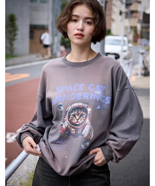 PBLIM(ページボーイリム)の「PBLIM/スペースキャットスウェット(スウェット・レディース・ネイビー/チャコールグレー/ブラック/ブルー系その他・LARGE/MEDIUM)」の1枚目の写真