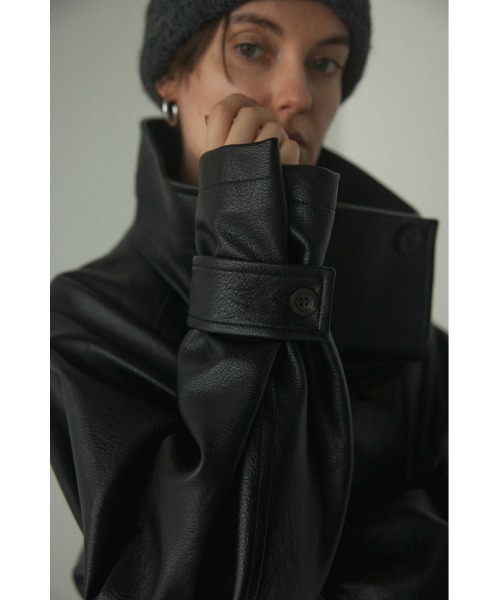 BLACK BY MOUSSY(ブラックバイマウジー)の「fake leather wide blouson(フェイクレザーワイドブルゾン)(ブルゾン・レディース・ブラウン/ブラック・FREE)」の4枚目の写真