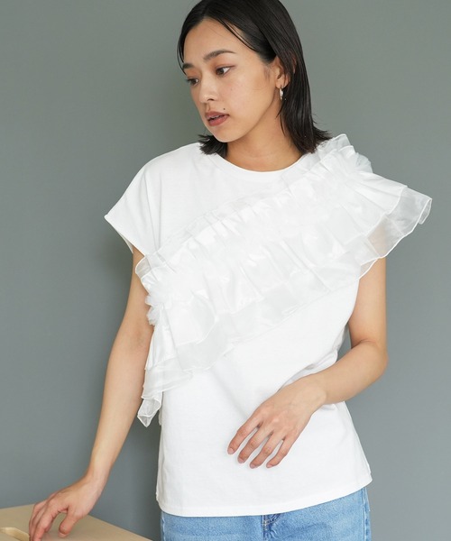 mili an deni(ミリアンデニ)の「異素材アシメフリルTシャツ(Tシャツ/カットソー・レディース・チャコールグレー/オフホワイト・M)」の3枚目の写真