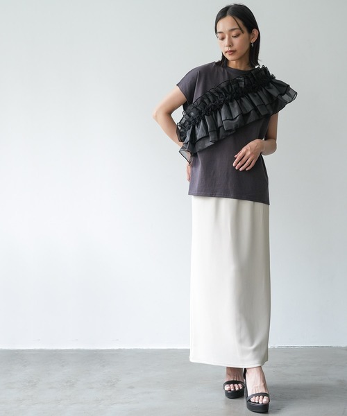 mili an deni(ミリアンデニ)の「異素材アシメフリルTシャツ(Tシャツ/カットソー・レディース・チャコールグレー/オフホワイト・M)」の12枚目の写真