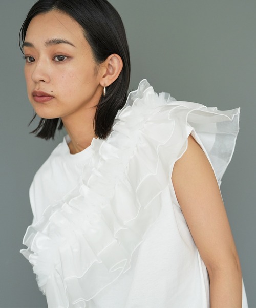 mili an deni(ミリアンデニ)の「異素材アシメフリルTシャツ(Tシャツ/カットソー・レディース・チャコールグレー/オフホワイト・M)」の15枚目の写真