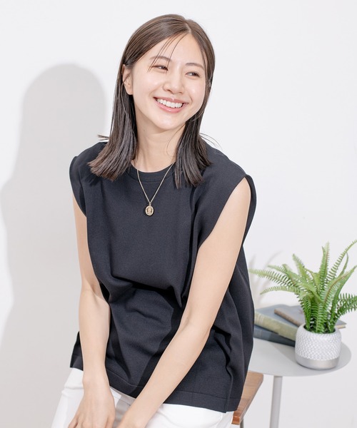 Jayro(ジャイロ)の「脇タックノースリーブニットプルオーバー(Tシャツ/カットソー・レディース・ホワイト系その他/ホワイト系その他2/ブルー/ブラック・M)」の8枚目の写真