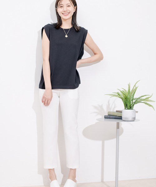 Jayro(ジャイロ)の「脇タックノースリーブニットプルオーバー(Tシャツ/カットソー・レディース・ホワイト系その他/ホワイト系その他2/ブルー/ブラック・M)」の9枚目の写真