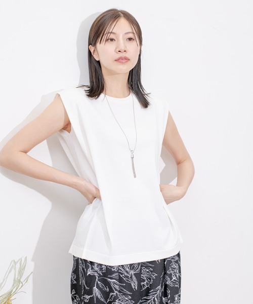 Jayro(ジャイロ)の「脇タックノースリーブニットプルオーバー(Tシャツ/カットソー・レディース・ホワイト系その他/ホワイト系その他2/ブルー/ブラック・M)」の16枚目の写真