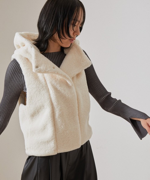 NERGY(ナージー)の「フェイクファーベスト(その他アウター・レディース・ホワイト/ベージュ系その他・FREE)」の9枚目の写真
