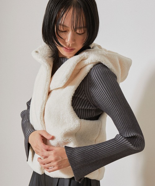 NERGY(ナージー)の「フェイクファーベスト(その他アウター・レディース・ホワイト/ベージュ系その他・FREE)」の10枚目の写真