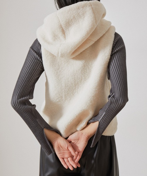 NERGY(ナージー)の「フェイクファーベスト(その他アウター・レディース・ホワイト/ベージュ系その他・FREE)」の13枚目の写真