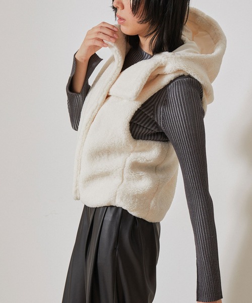 NERGY(ナージー)の「フェイクファーベスト(その他アウター・レディース・ホワイト/ベージュ系その他・FREE)」の14枚目の写真